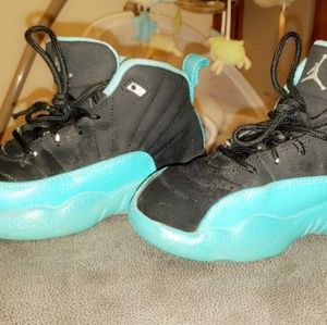 **SOLD-- Turquoise & Black Preschool Jordan shoes